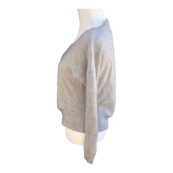 Bela NYC Cashmere Ultra Soft Classic‎ Preppy V-Neck Sweater Gray Sz S - Picture 3 of 11